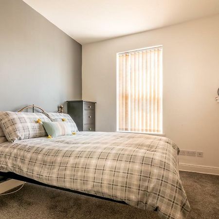 Platform Avenues Apartment 2 With Free Street Parking Kingston upon Hull Dış mekan fotoğraf